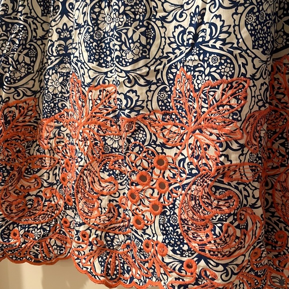 Embroidered beach dress - Picture 2 of 4